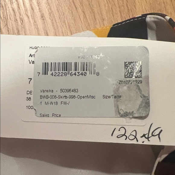 NEW** Hugo Boss Tri-Color Geometric Pencil Skirt - Picture 3 of 6